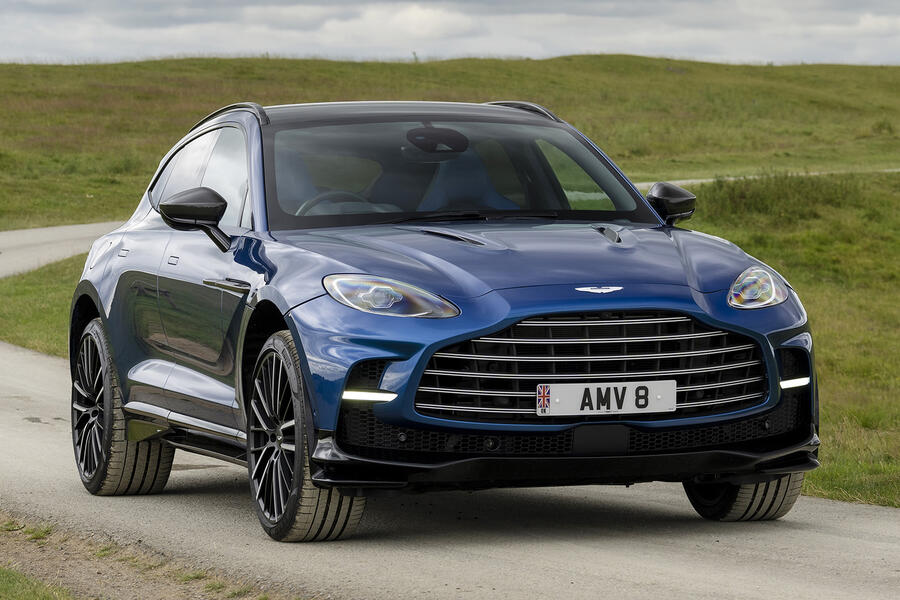 Aston martin dbx 707 front tracking